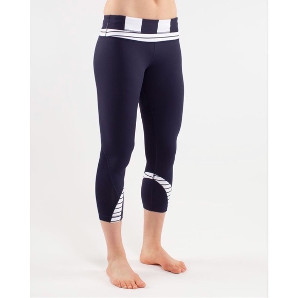 LULULEMON Run: Inspire Crop II Deep Indigo / Wide Bold Stripe Leggings Size 4 - Picture 2 of 15